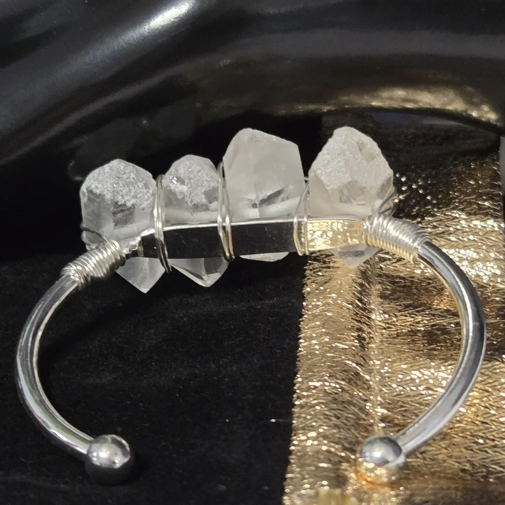 Kinsley Armelle Devi Collection Silver Pepper Bracelet! NEW- Retail $65.00